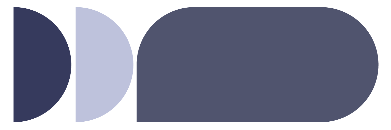 Drei grafische Elemente. Zwei lilane Halbkreise und eine lilane Sprechblasenform